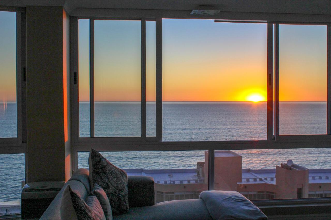 Oceanview Holiday Accommodation Bloubergstrand Bagian luar foto