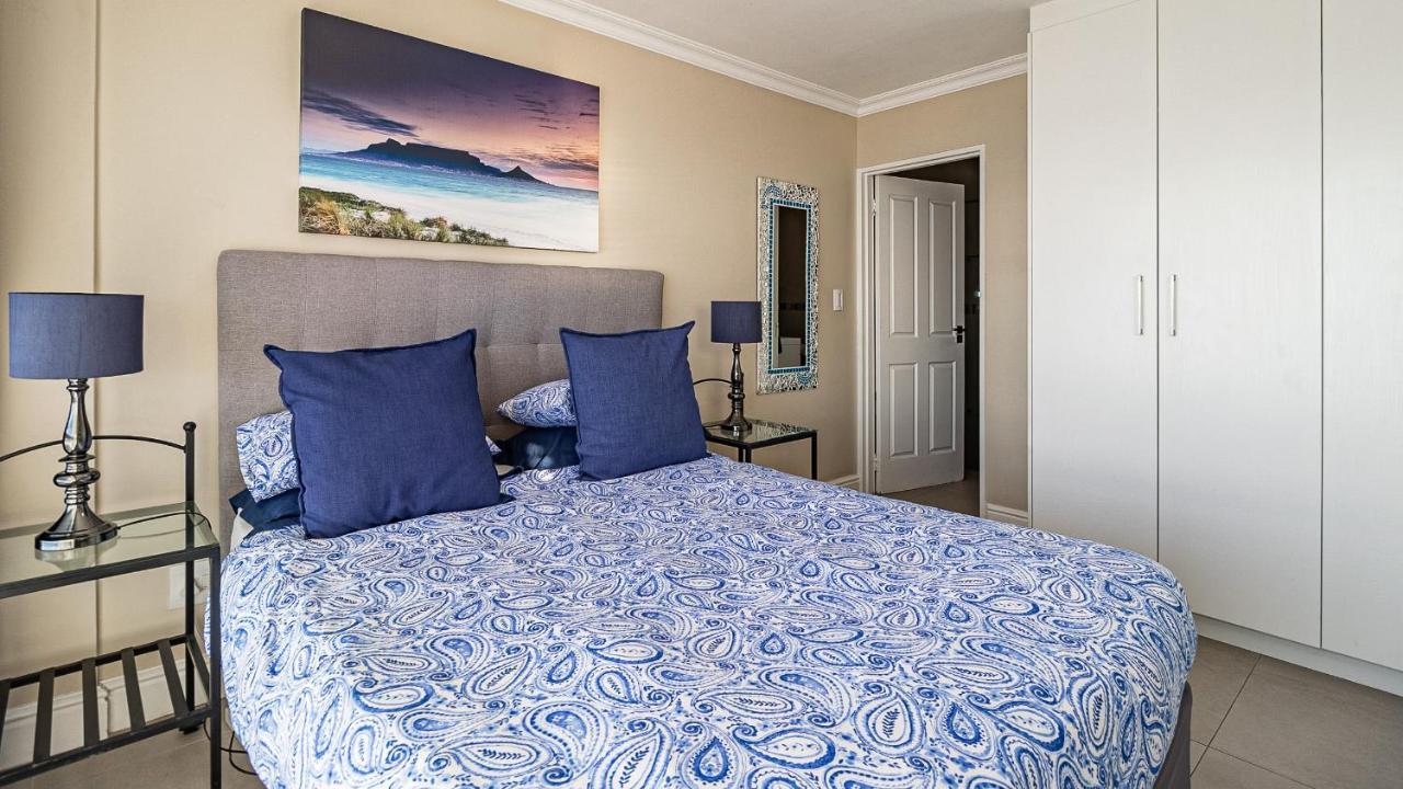 Oceanview Holiday Accommodation Bloubergstrand Bagian luar foto