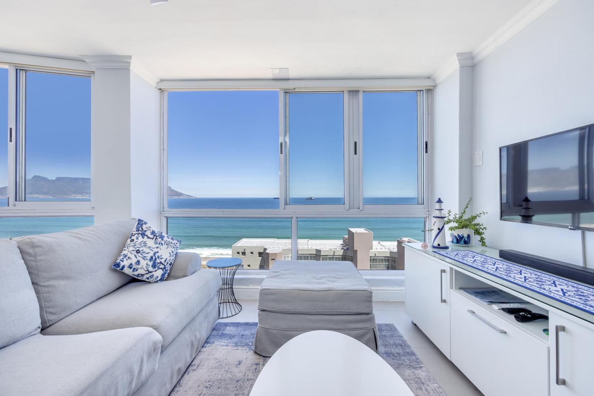 Oceanview Holiday Accommodation Bloubergstrand Bagian luar foto